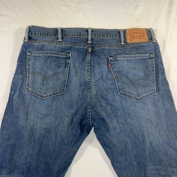 Levi's 38x32 Men's 504 Straight Regular Fit Medium Wash Jeans - Picture 1 of 9
